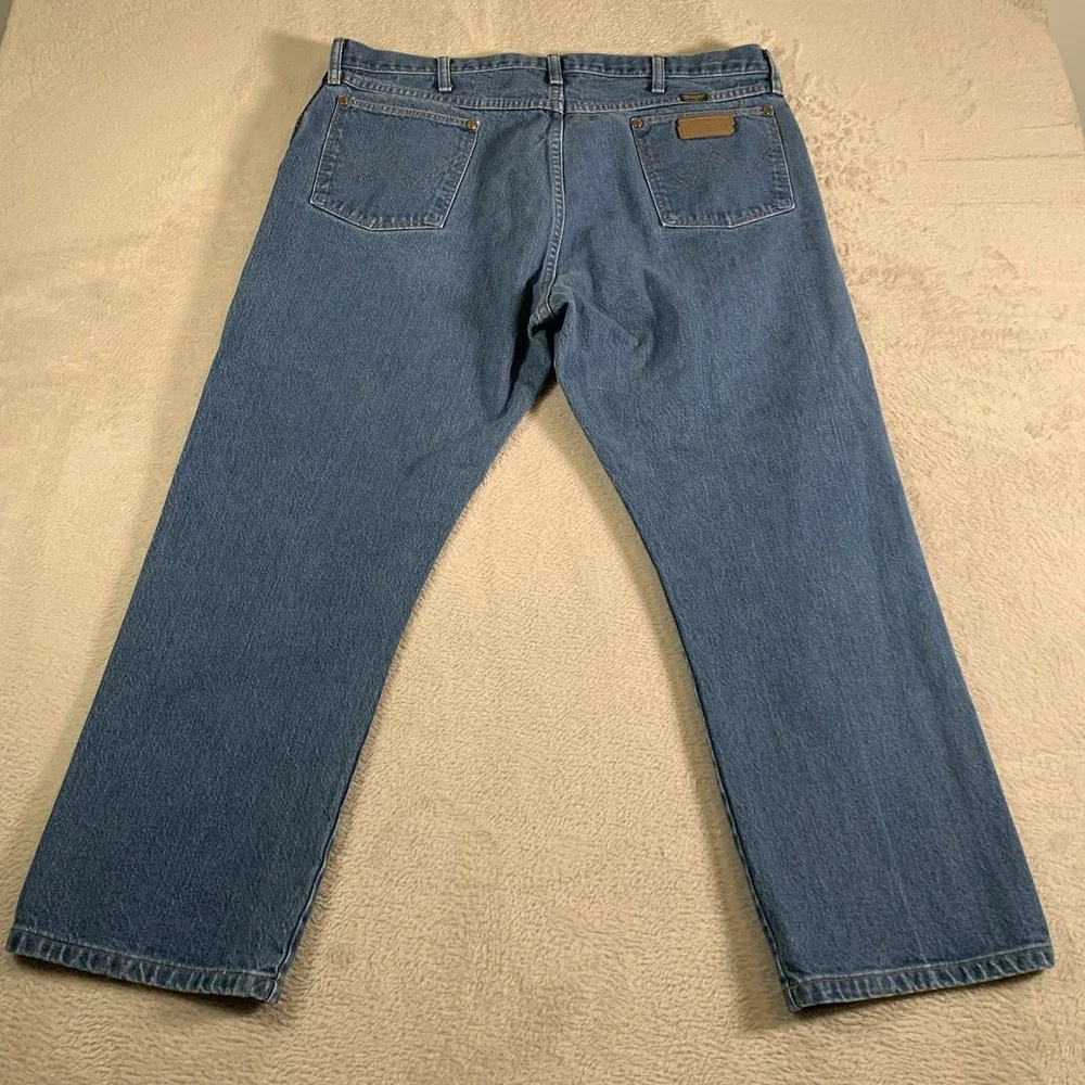 Vintage Wrangler 13MWZ Jeans Mens 42x32(40x28) Medium Wash Straight Made USA 90s